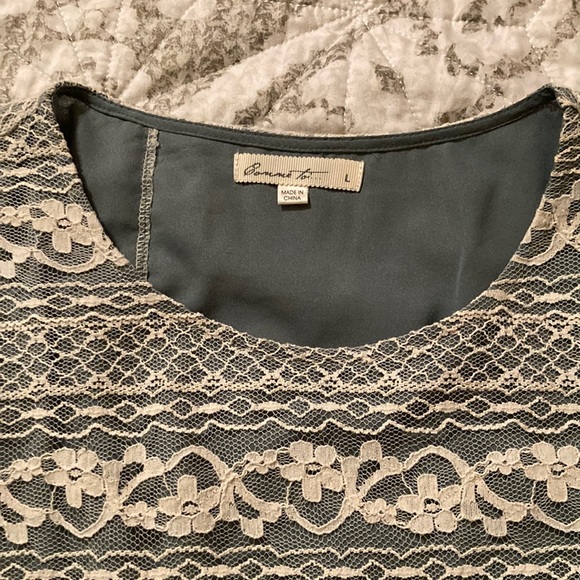 Lace 3/4 sleeve shirt - Picture 1 of 5